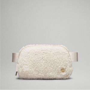 Lululemon Everywhere Belt Bag Fleece White and Gold NWT